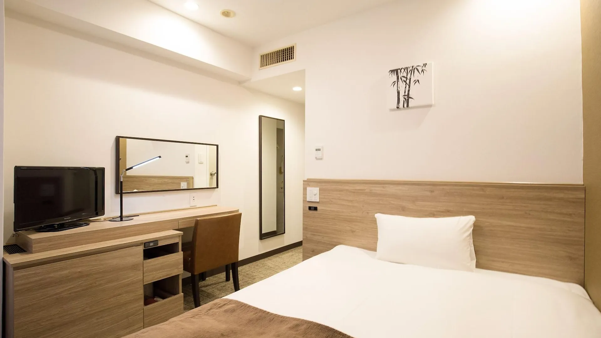 Nest Hotel Osaka Shinsaibashi 3*,